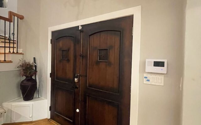 EURA near Houston Downtown