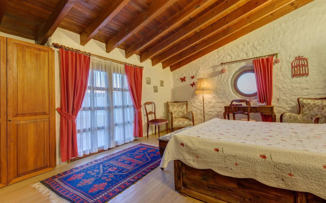 Lale Lodge Hotel