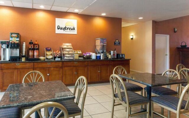 Days Inn by Wyndham Oklahoma City Fairground