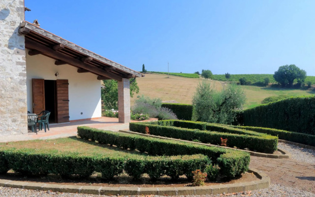 Trianon Country
