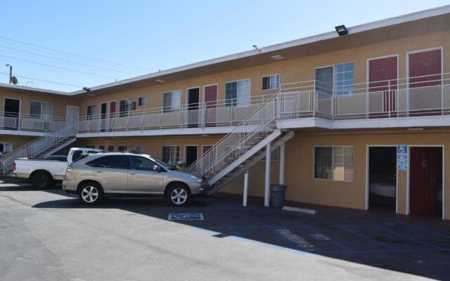 Top Hat Motel