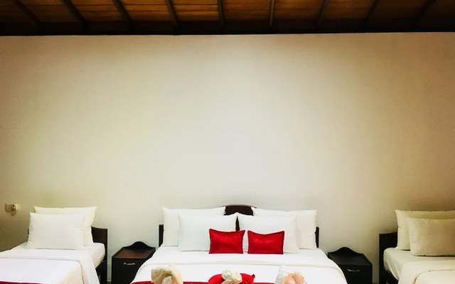 8 Plus  Villa