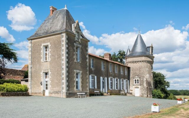 Manoir De Ponsay