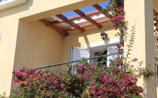 Marias Garden Apartments