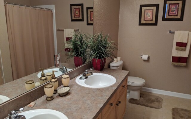 Cresent Moon by VillaDirect