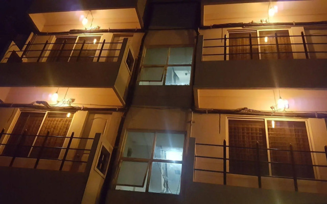 Maple Suites