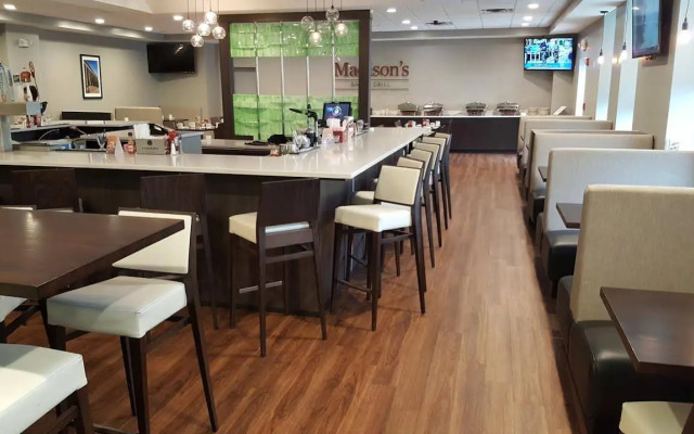 Monroeville Plaza Hotel