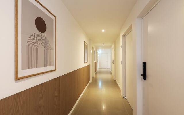 Hotel Urban Brown