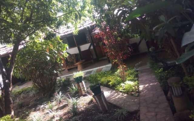 Pamoja Expeditions Lodge