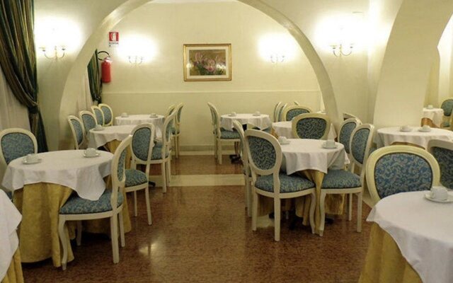 Raeli Hotel Floridia