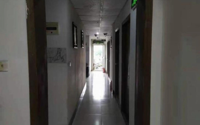Chunrong Hostel