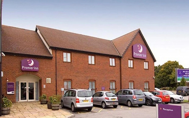 Premier Inn Manchester Trafford Centre North
