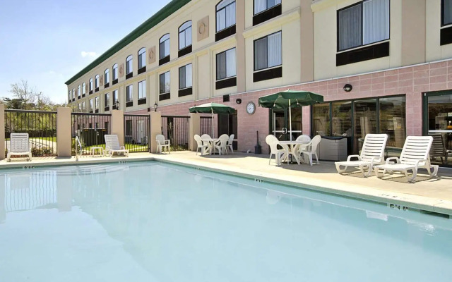 Holiday Inn Express Mobile I-65 by IHG