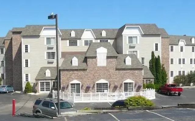 Breakers Resort Lakeside
