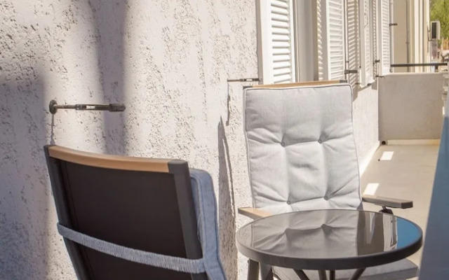 The White Marble Luxury City Apt