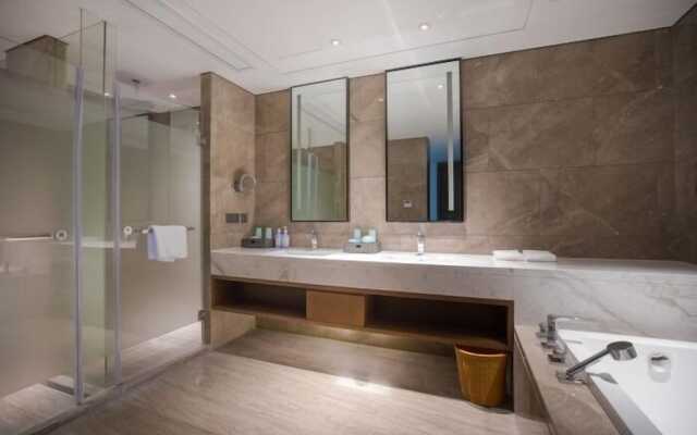 Bright QiandaoLake Resort