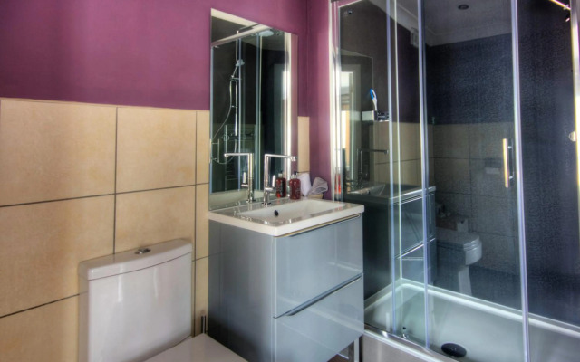 Thistle Apartment, Main street, Golspie