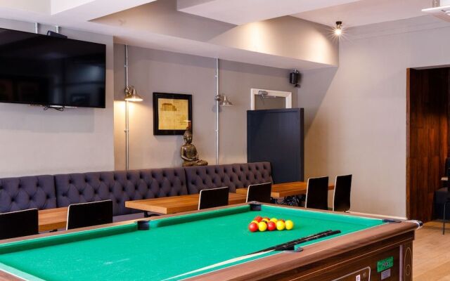 RUBY Pub and Hotel