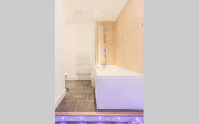 Tidemill House Apartment