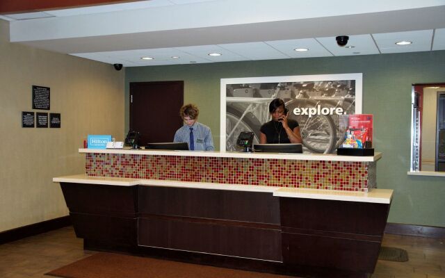 Hampton Inn & Suites Cincinnati/Uptown-University Area