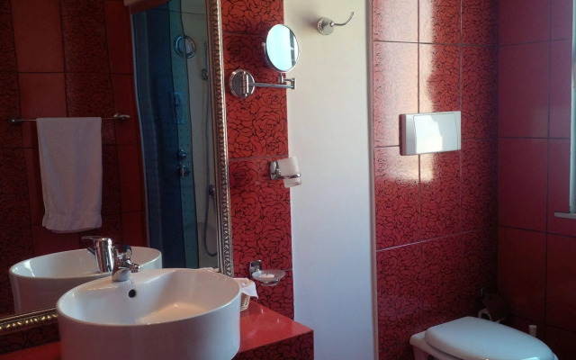 Theranda Hotel
