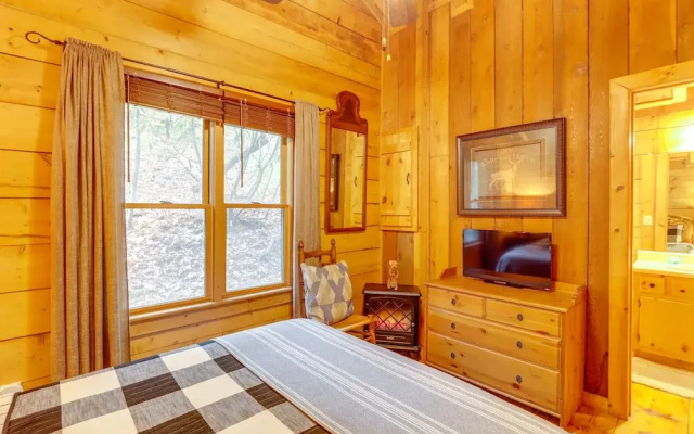 'little Fox Den Ellijay Cabin Rental w/ Hot Tub!