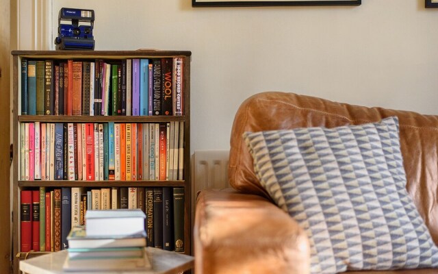 Beautiful 1BR Camden Home