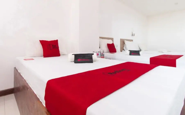 RedDoorz Plus near Vigan City Commercial Center