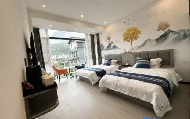Zhenshan Qigu Homestay (Aizhai Wonder Scenic Area)