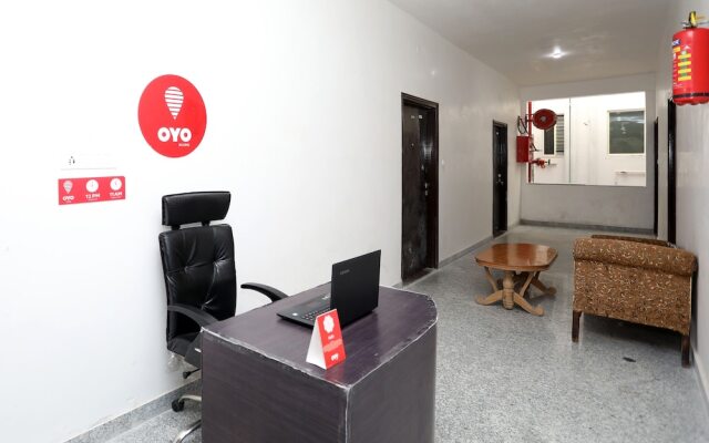 OYO 10064 Home Bright 3BHK Gulabh Bagh