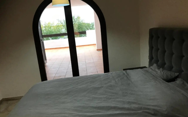 Luxury apartment set in Doña Julia Golf Course