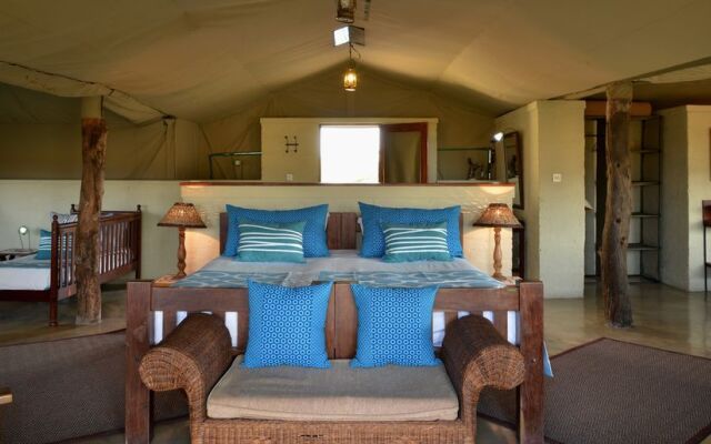 Rhino Safari Camp