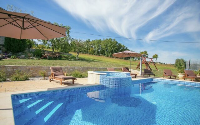 Unique Villa For Up To 8 Persons, With Pool, Jacuzzi And Beautiful Garden