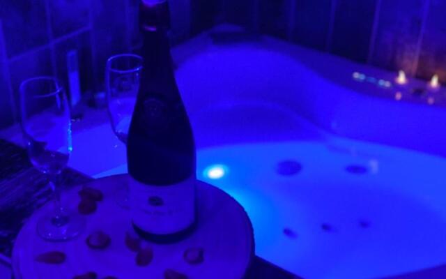 Loveroom auriol, romantique et coquine