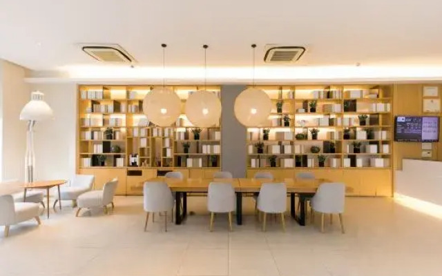JI Hotel (Shanghai South Railway Station)