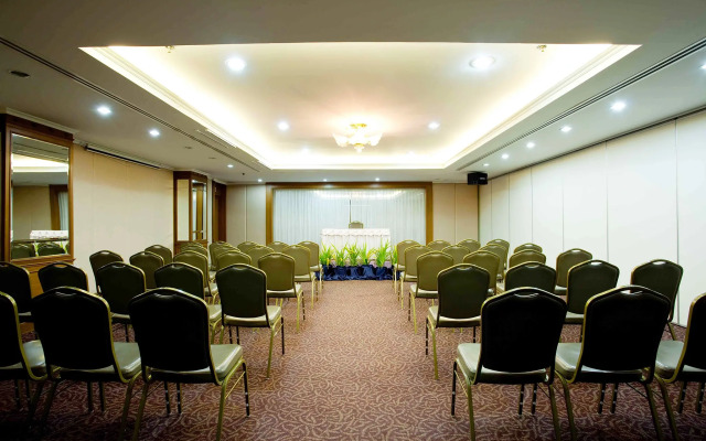 The Cha-am Methavalai Hotel