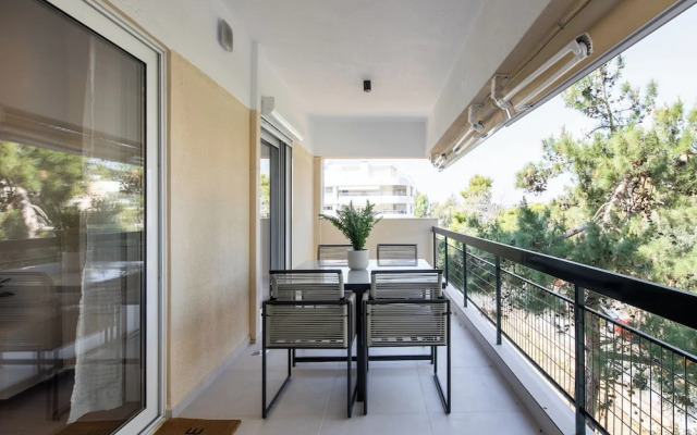 Bloom 2-Bedroom Apartment in Athens