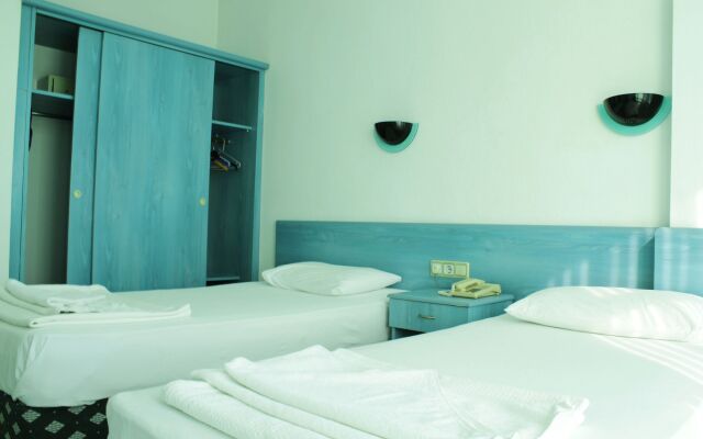 Casa Cleo Suites Hotel