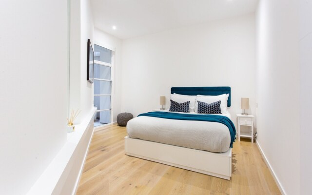 2 Bed 2 Bath Apartment Off Regent Street
