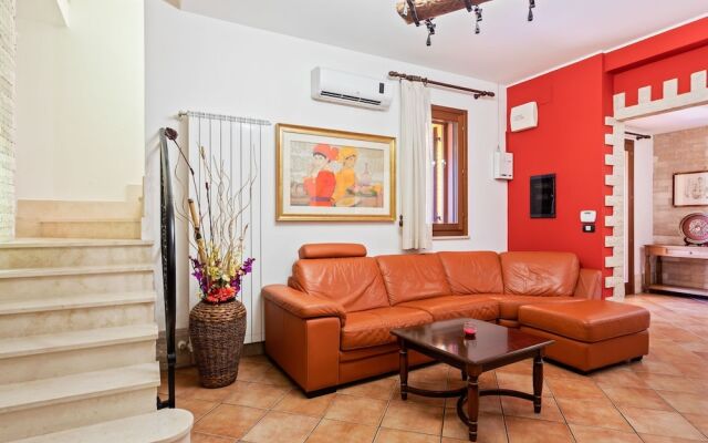 Peaceful Holiday Home in Punta Milocca With Private Pool