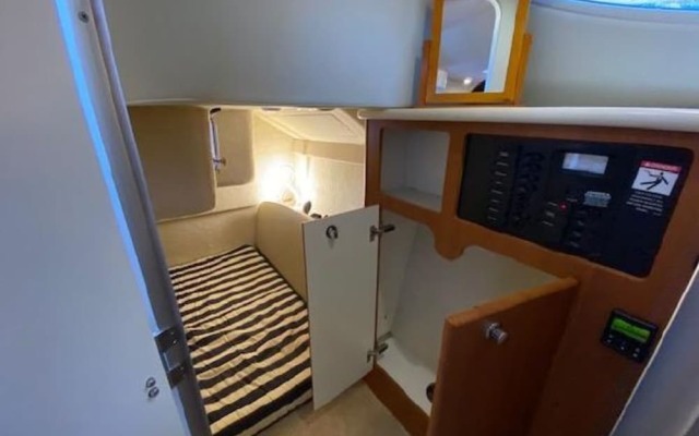 Stunning 2-bed Boat in Dreverna