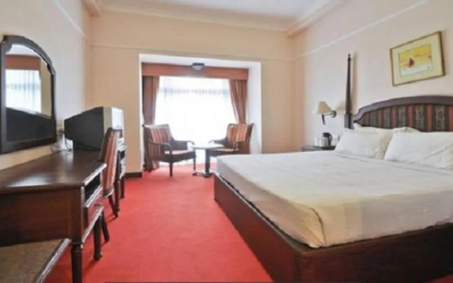 OYO 4806 Holiday Hotel