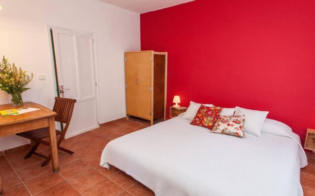 Cosmos Grand Hostal