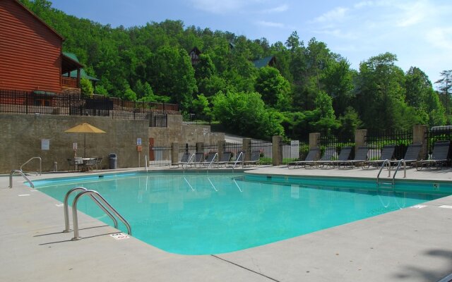 Poolin' Around - 1 Br cabin by RedAwning