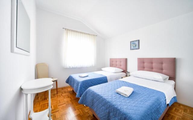 Apartments Martom