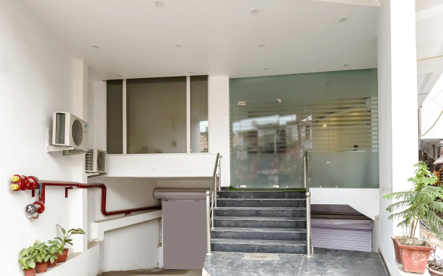 OYO 11689 Kelvish Hotel