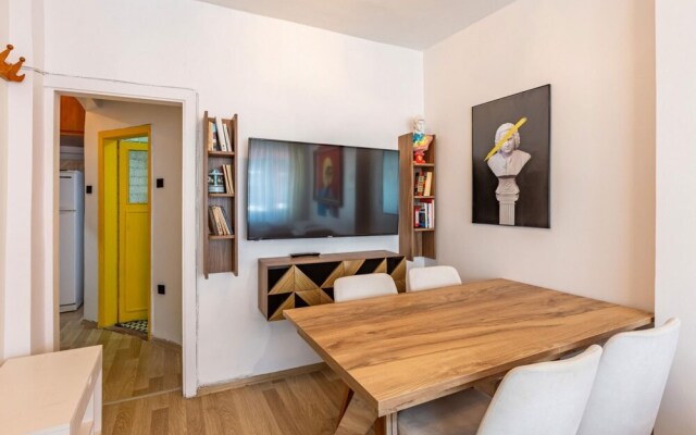 Central and Vibrant Flat in Besiktas