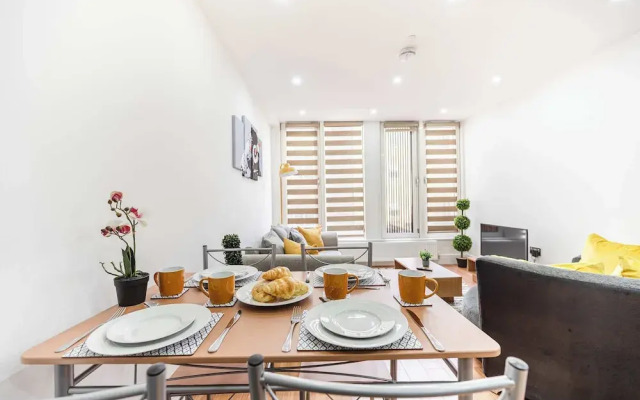 Host Stay Maple Court