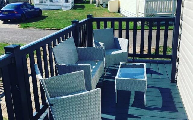 Prime Location 3-bed Chalet in Seal Bay, Selsey