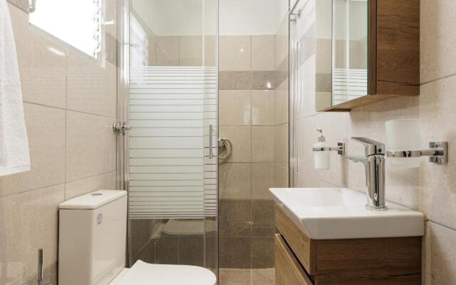 Salt and Sun Apartments by Konnect, Kaminaki Beach